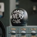 Capacete Retro I Hate Everyone - Dmd