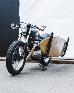 Moto vintage préparée par Deus Ex Machina