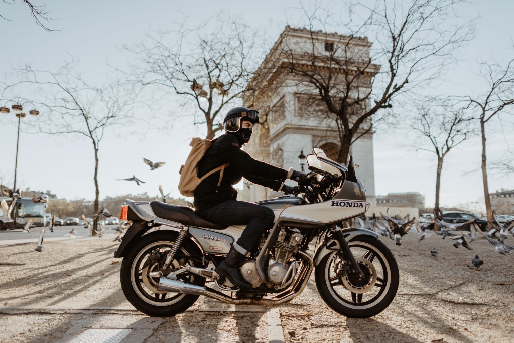 1-HONDA-BOLDOR-CB900-PARIS-MOTORCYCLE-GANTS-WINTER-HIVER-ORIGINAL DRIVER-ROMAIN DE BASCHER-DEBASCHER-CharlesSEGUY