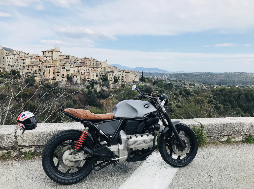 moto préparé en scrambler par Duke Motorcycles